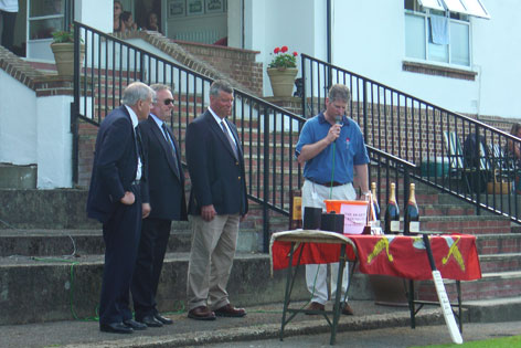 Presentation of the Energy Plus Trophy to the 2005 winning team Presentation of the Energy Plus Trophy to the 2005 winning team